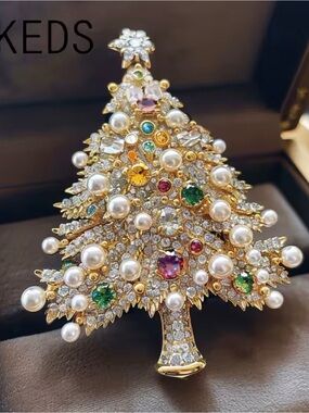 Anthropologie Jeweled Christmas Tree Brooch Gold Tone Pearl Rhinestone Holiday